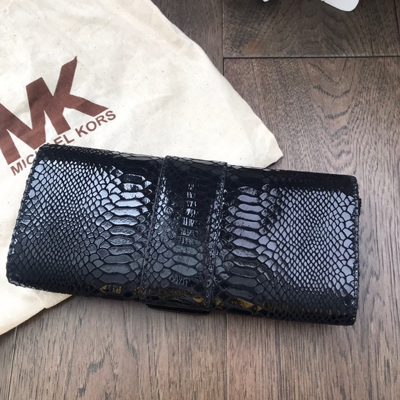 Michael kors clutch - Picture 3 of 4